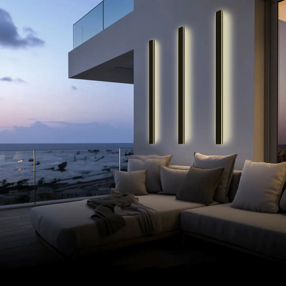 Architectural black vertical linear LED wall light by BROKLEN – view 2