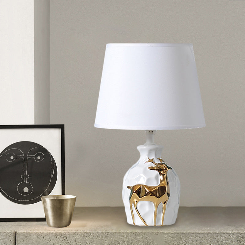 Deer ornament table lamp with classic fabric shade by BROKLEN – view 3