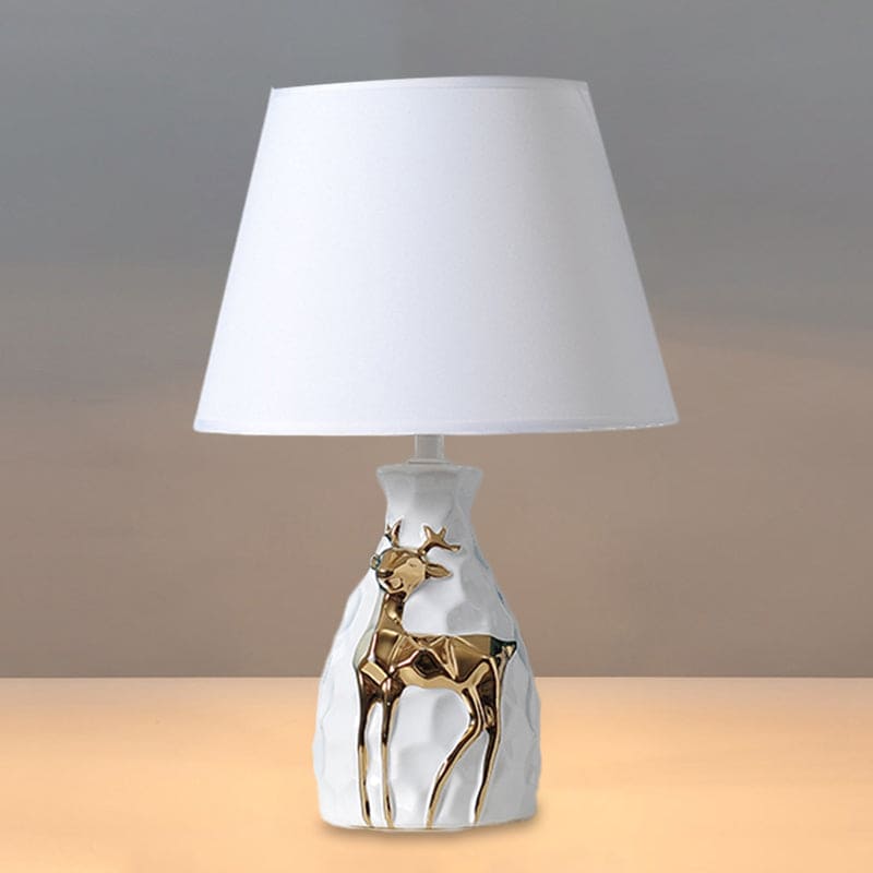 Deer ornament table lamp with classic fabric shade by BROKLEN – view 4
