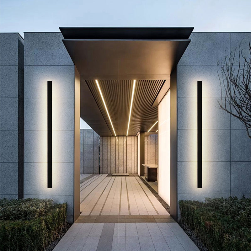 Architectural black vertical linear LED wall light by BROKLEN – view 4