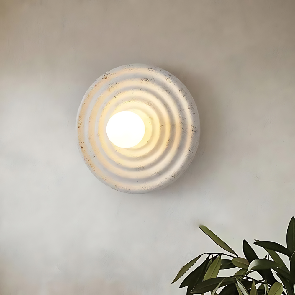 Wabi-sabi round resin wall light by BROKLEN – view 3