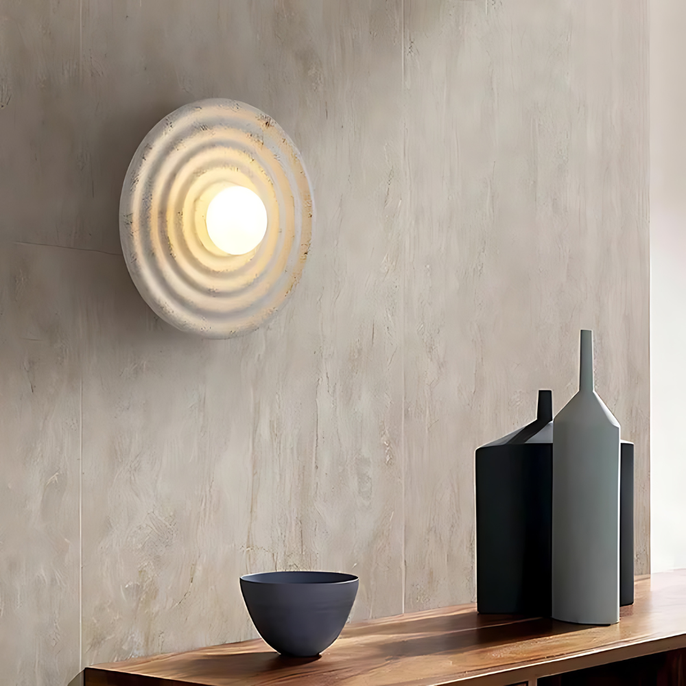 Wabi-sabi round resin wall light by BROKLEN – view 5