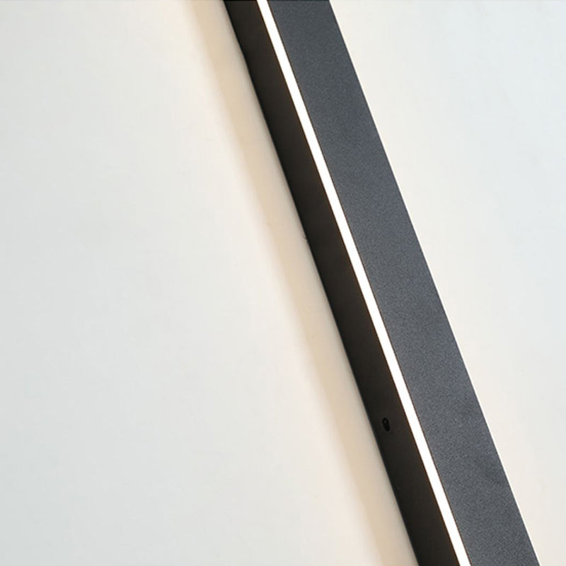Architectural black vertical linear LED wall light by BROKLEN – view 15