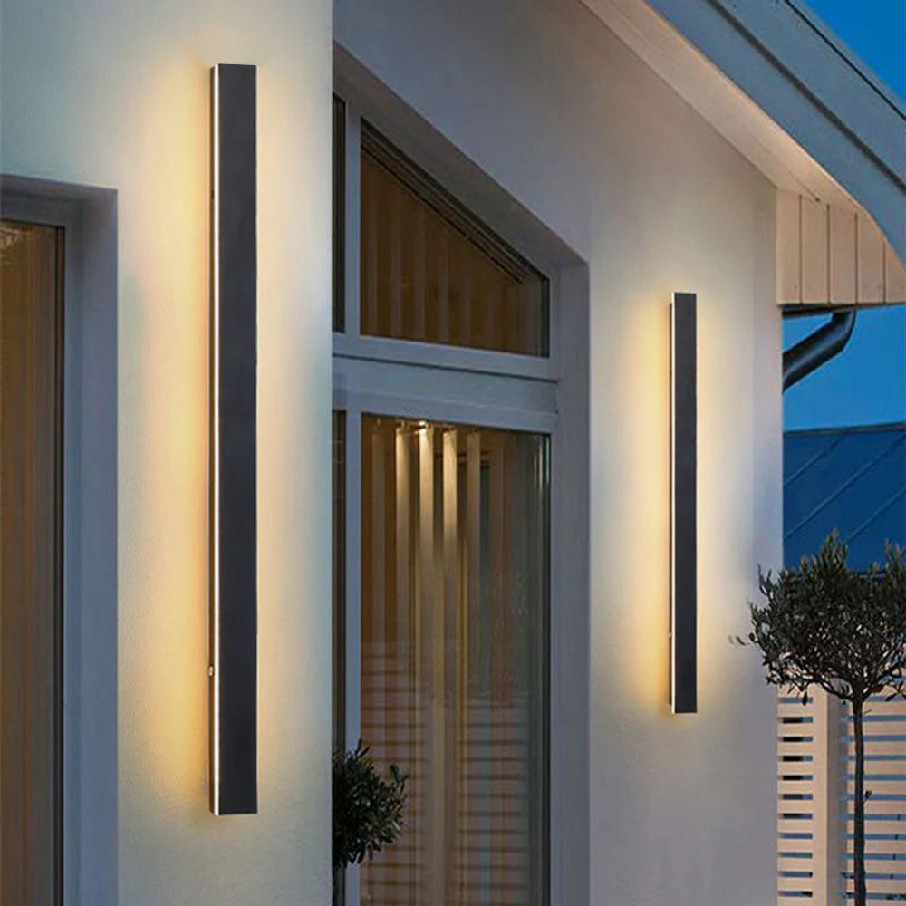 Architectural black vertical linear LED wall light by BROKLEN – view 19