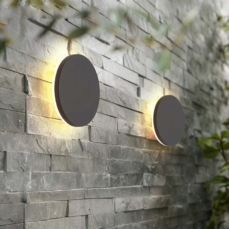 Minimalist round and square outdoor LED wall light by BROKLEN