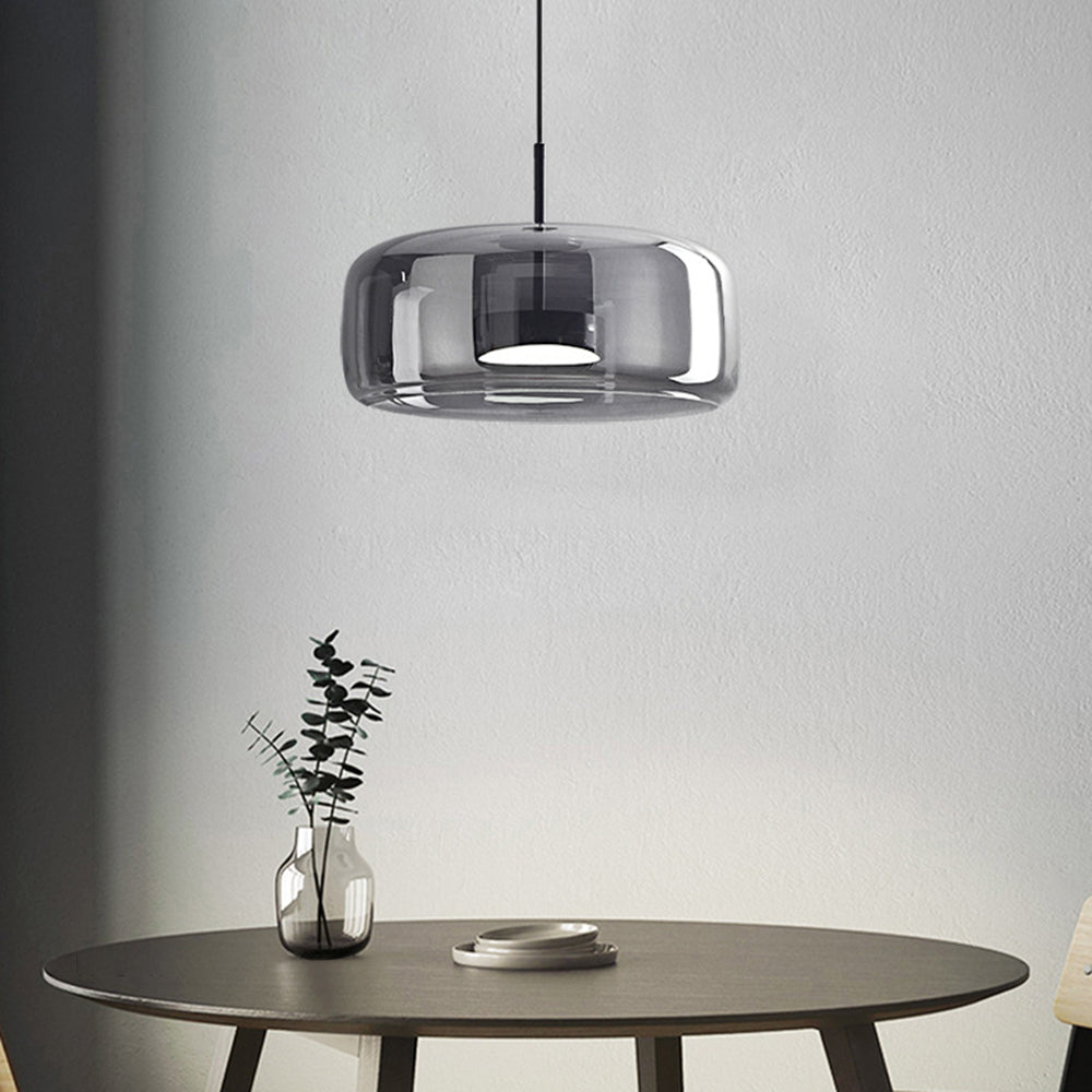 Modern glass pendant light with brass details by BROKLEN – view 11
