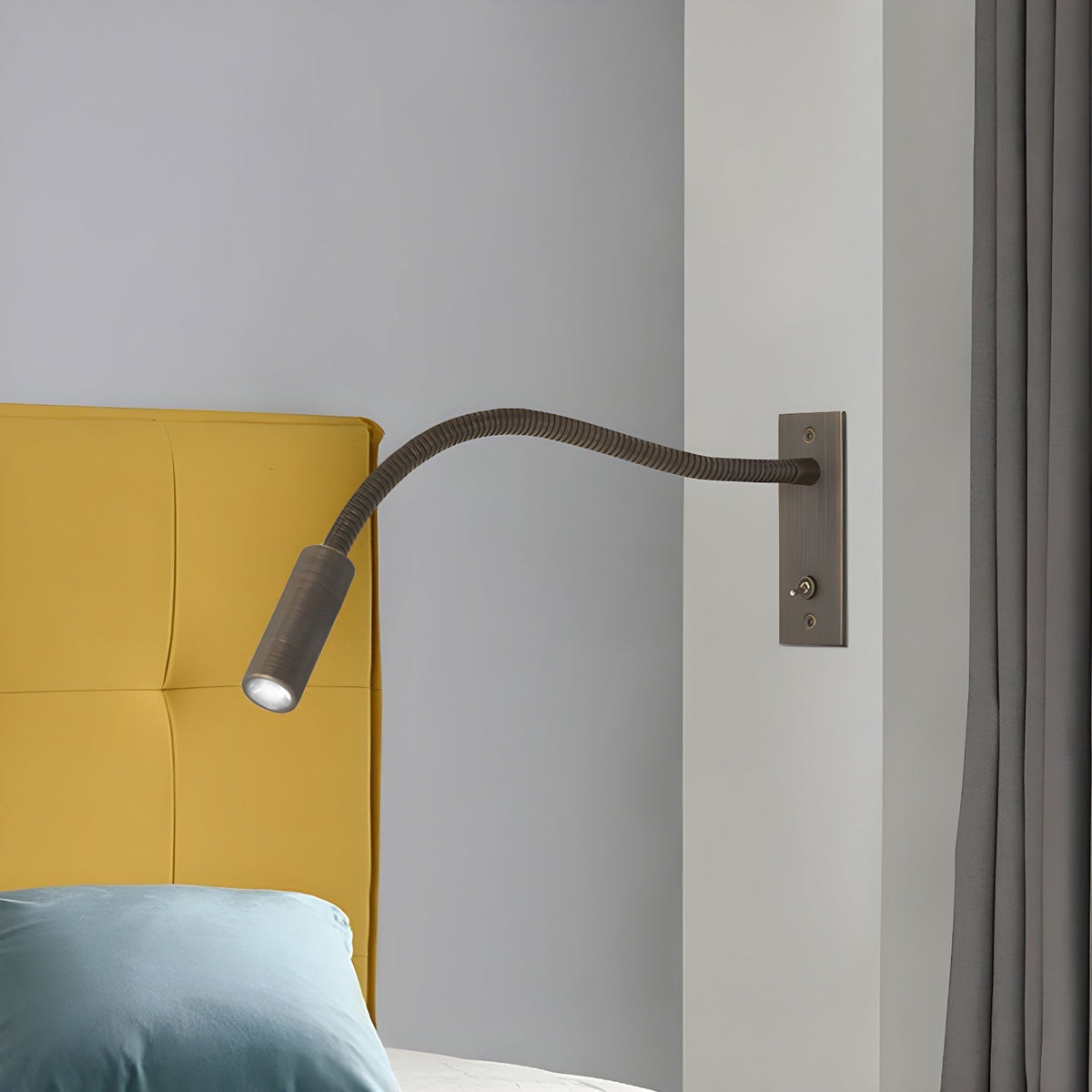 Flexible gooseneck LED reading wall light by BROKLEN – view 3