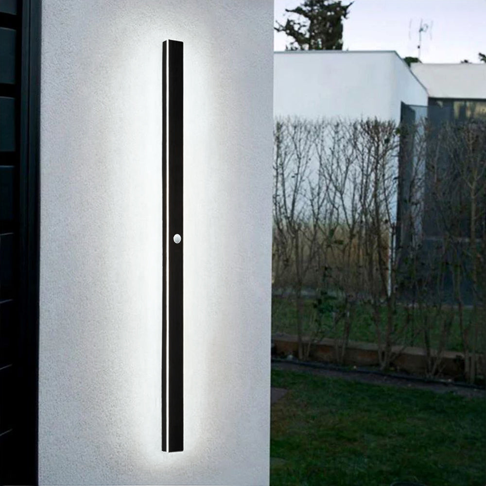 Architectural black vertical linear LED wall light by BROKLEN – view 28