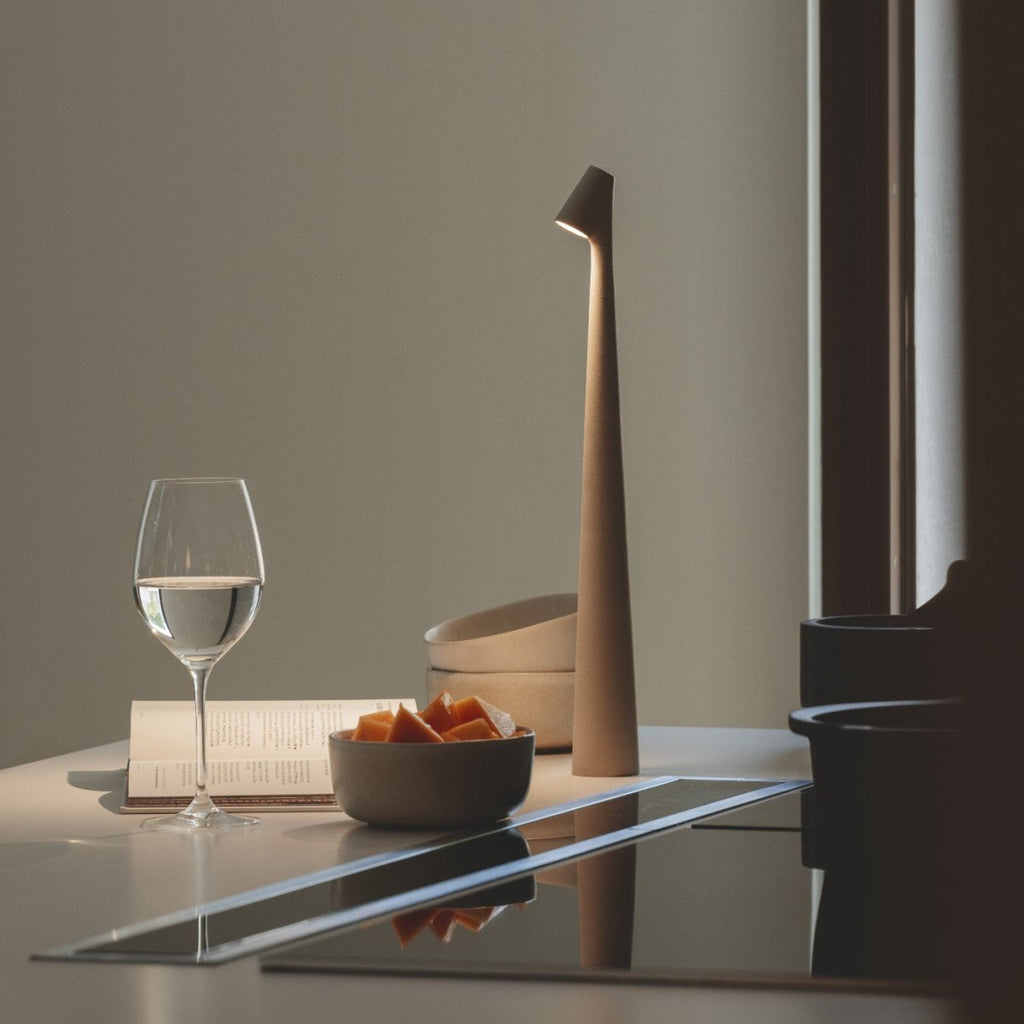 Minimalist beam LED table lamp – rechargeable cordless lamp by BROKLEN – view 7