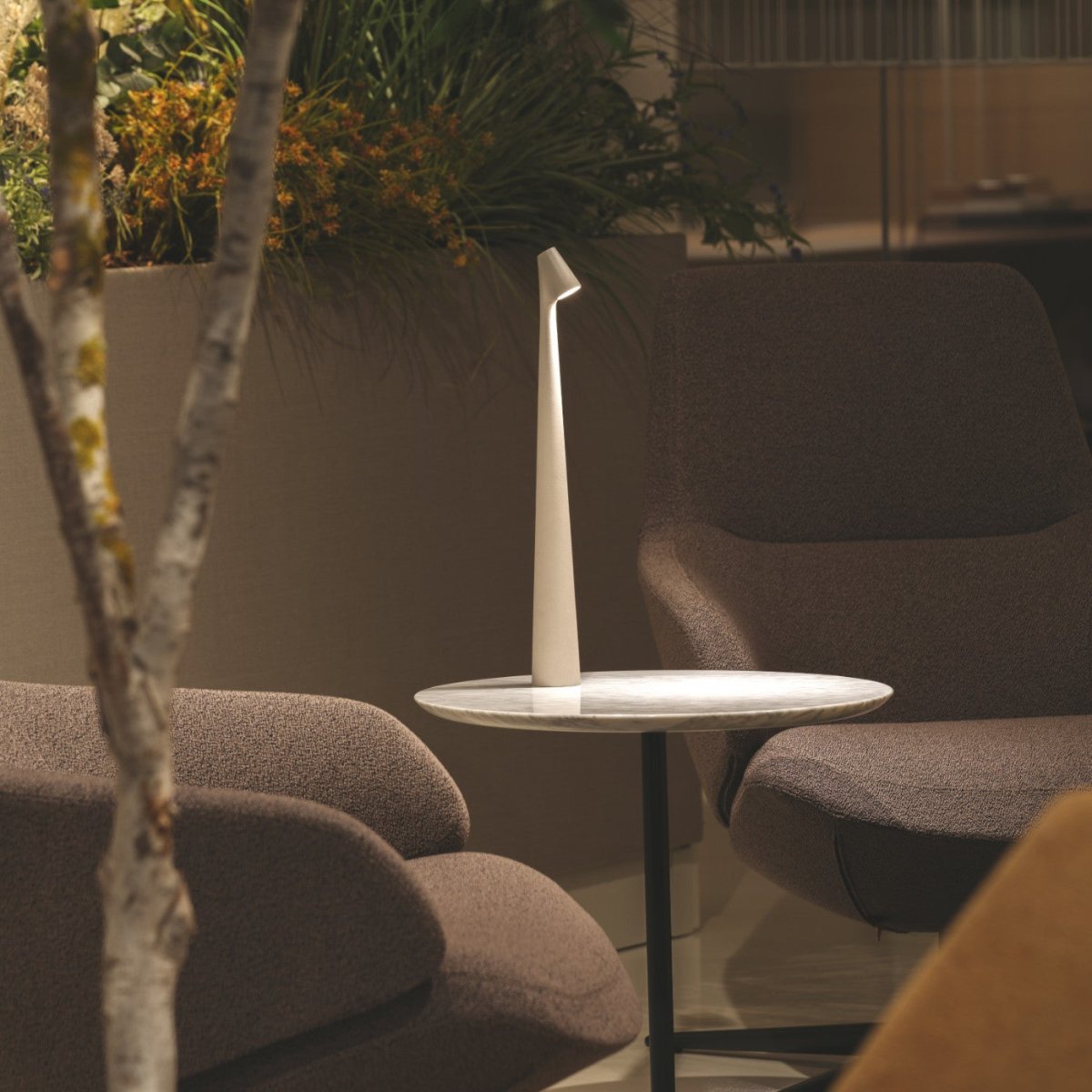 Minimalist beam LED table lamp – rechargeable cordless lamp by BROKLEN – view 11