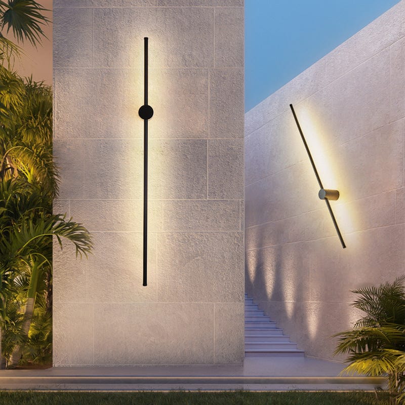 Minimalist linear LED outdoor wall light by BROKLEN – view 4
