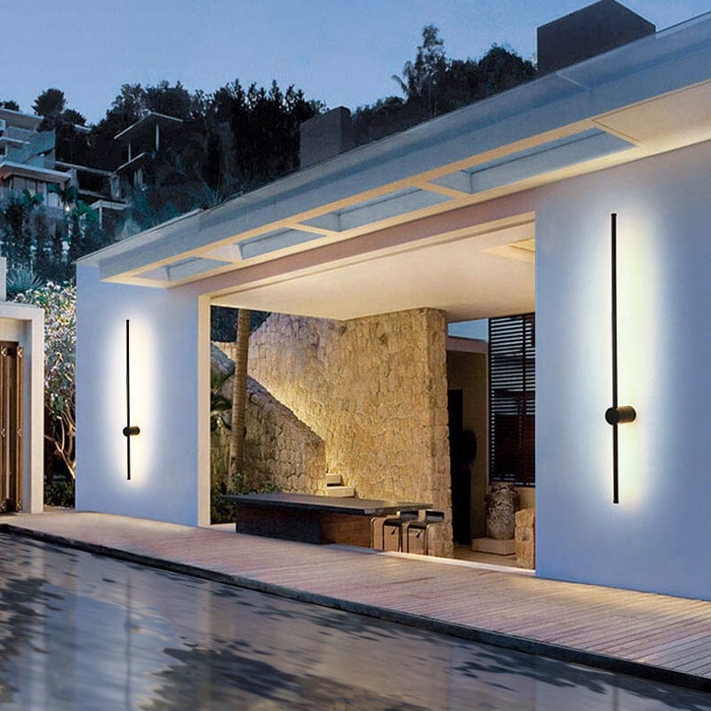 Minimalist linear LED outdoor wall light by BROKLEN – view 3