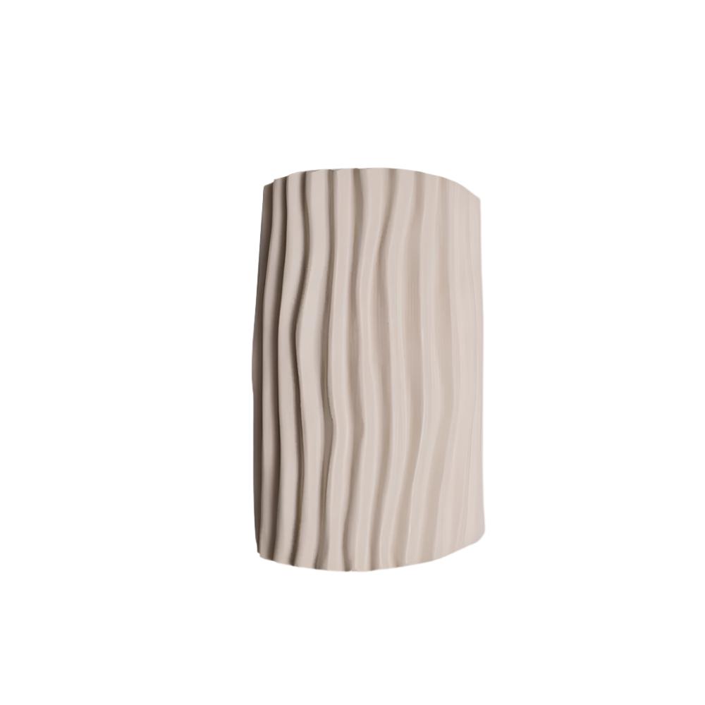 Japandi resin wall light with organic lines by BROKLEN