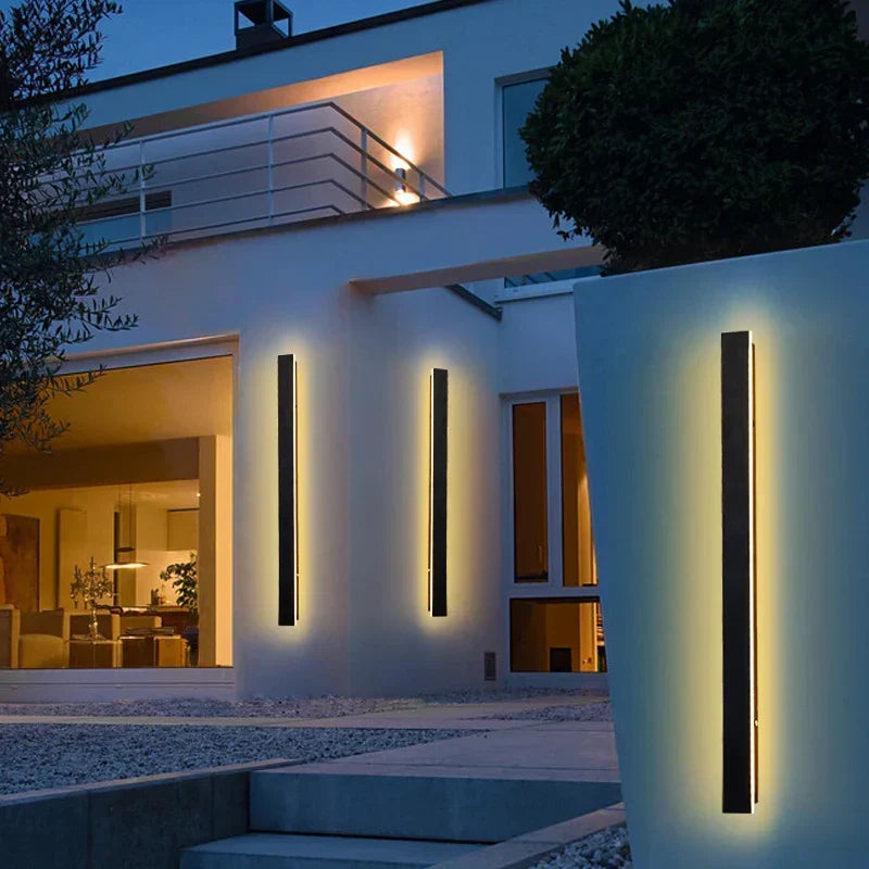 Modern linear outdoor LED wall light for garden and patio by BROKLEN – view 4