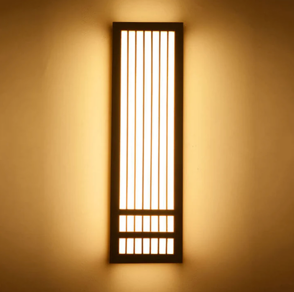 Japandi wooden slatted LED wall light by BROKLEN – view 13