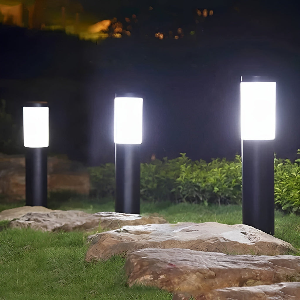 Solar garden lamp with round frosted cylinder shade by BROKLEN – view 5