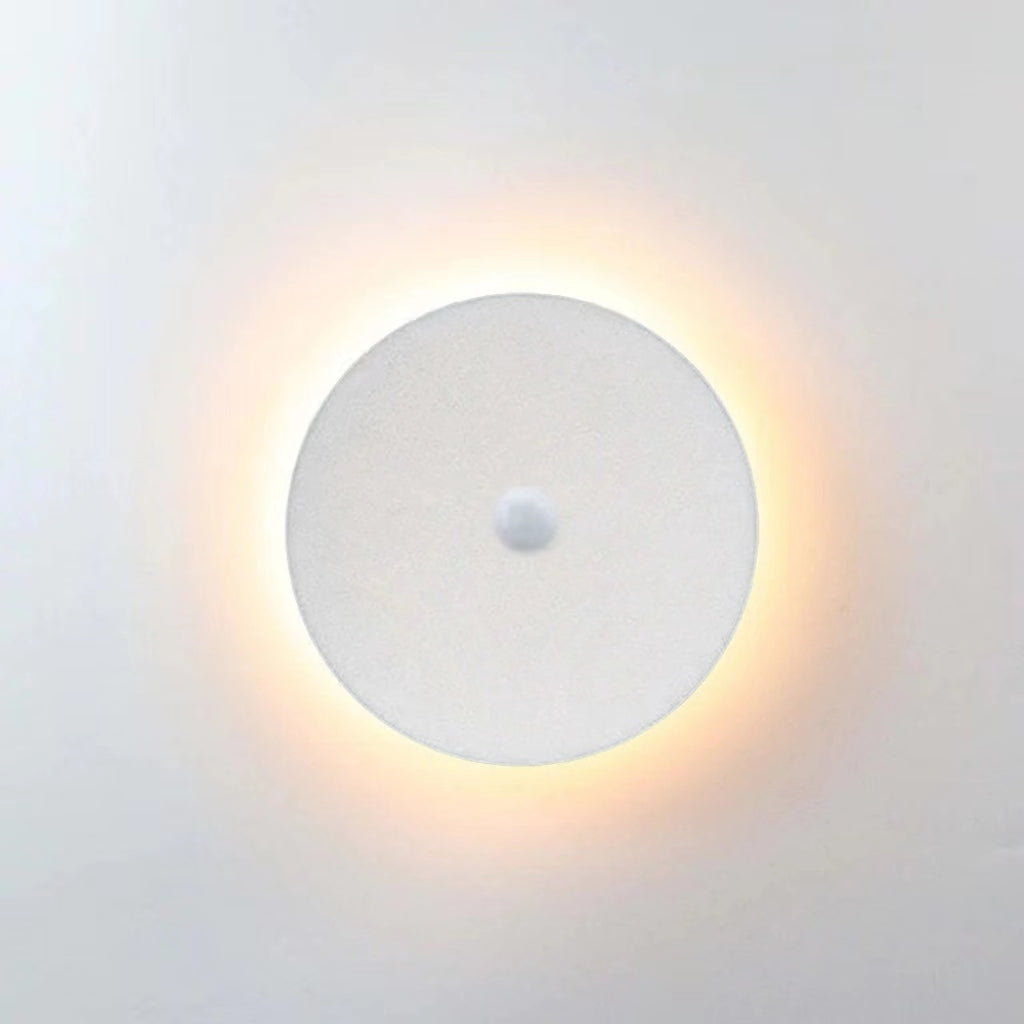 Minimalist round and square outdoor LED wall light by BROKLEN – view 15