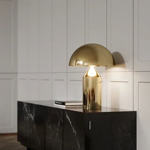 Nordic sculptural table lamp in gold and black by BROKLEN – view 4