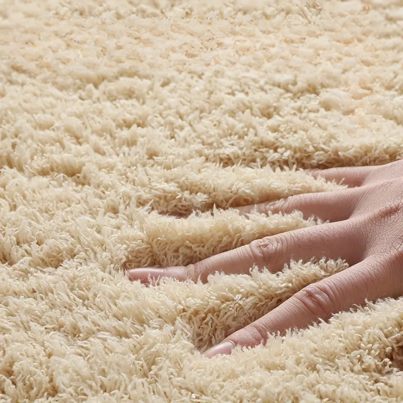 Soft plush anti-slip bath mat with rounded corners by BROKLEN – view 2