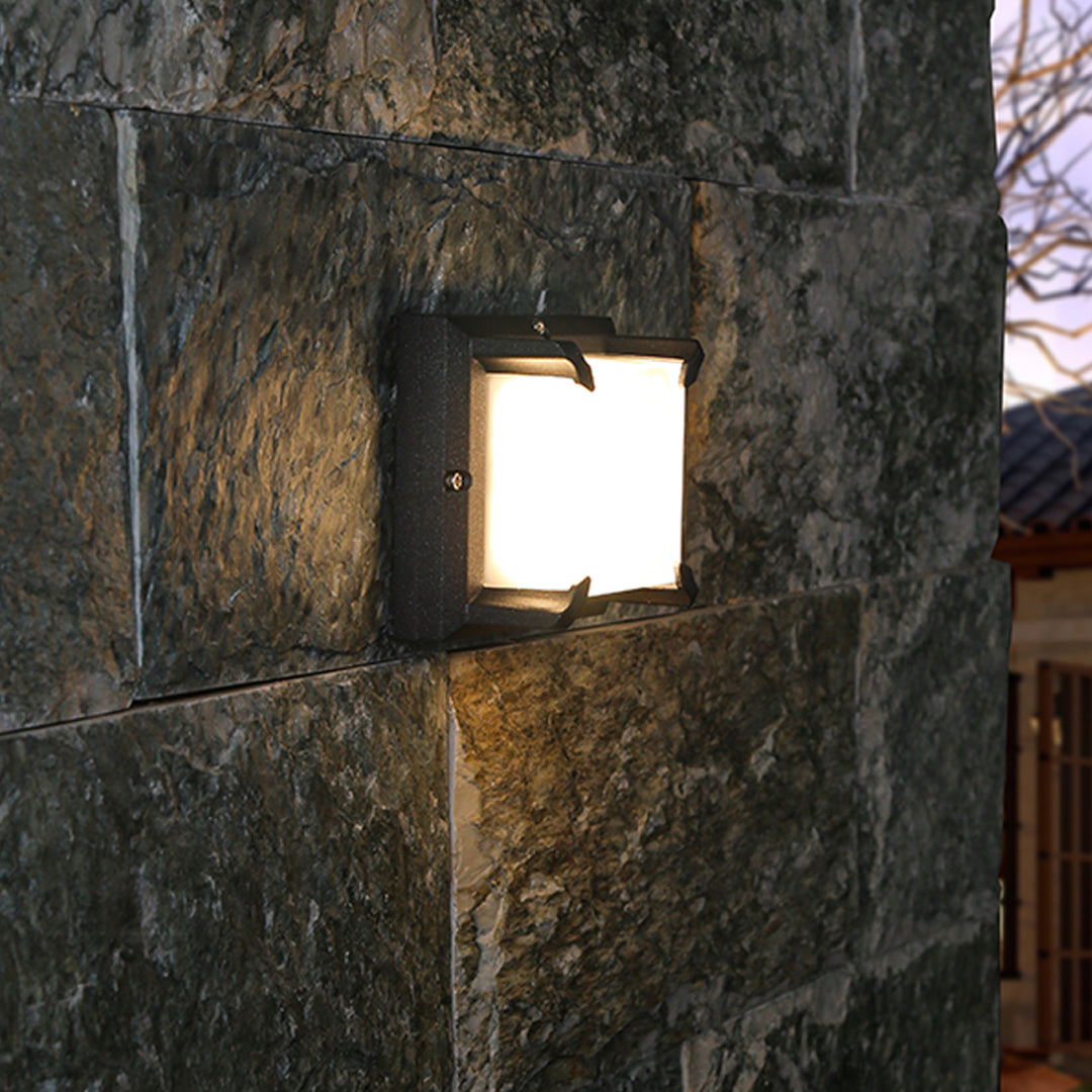 Square black waterproof LED outdoor wall light by BROKLEN – view 5