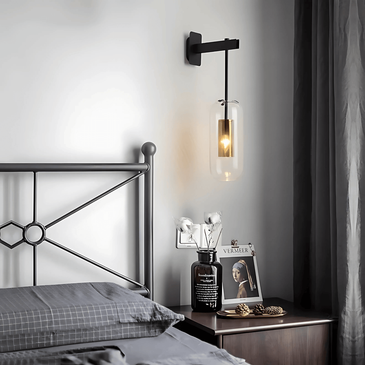 Modern loft glass wall light in gold and black by BROKLEN – view 7