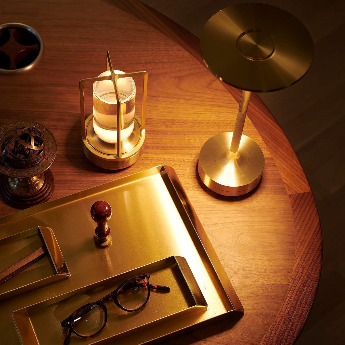 Cordless rechargeable touch dimming table lamp by BROKLEN – view 3