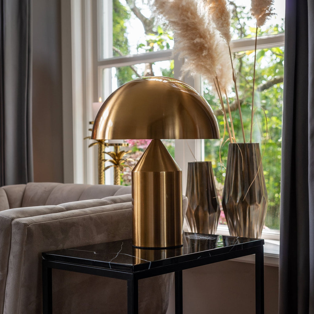 Nordic sculptural table lamp in gold and black by BROKLEN – view 2