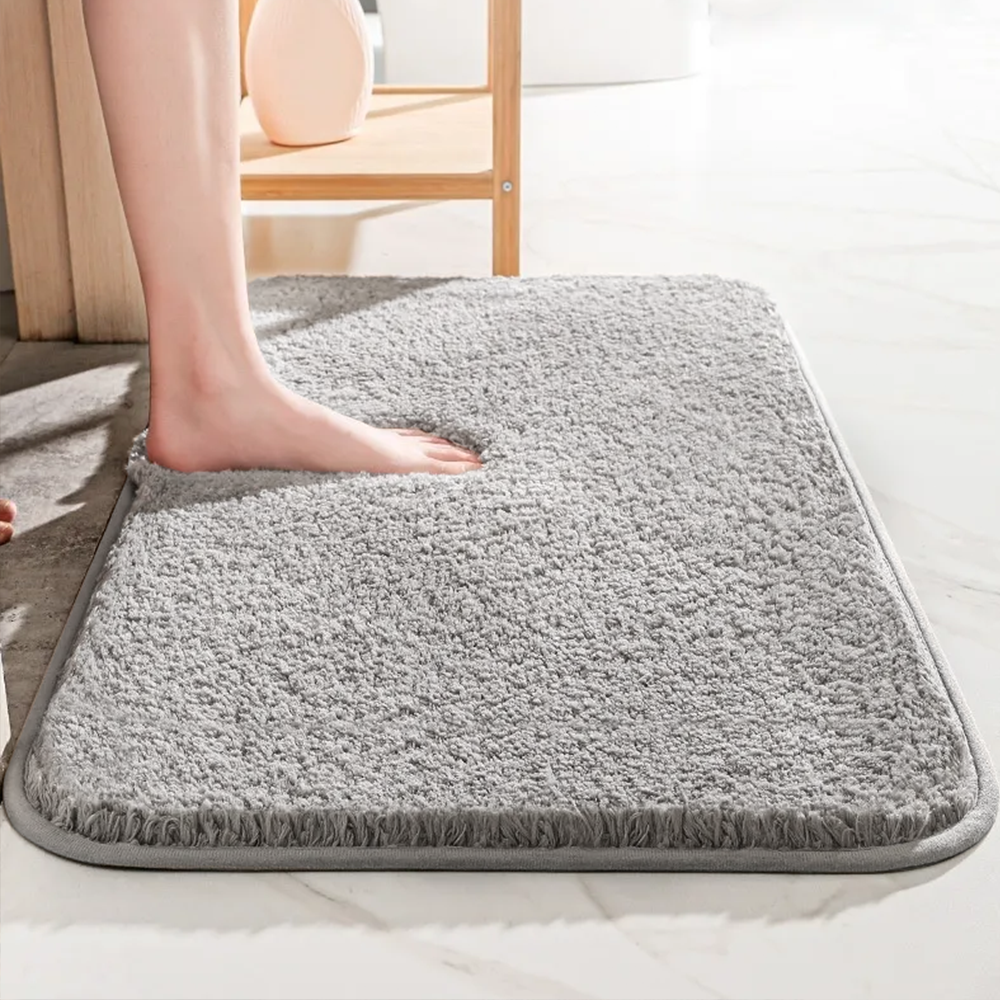 Thick soft microfibre non-slip bath mat by BROKLEN